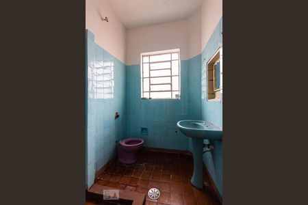 Casa à venda com 182m², 2 quartos e 2 vagasBanheiro