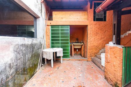 Quintal de casa à venda com 2 quartos, 182m² em Jardim Trussardi, São Paulo