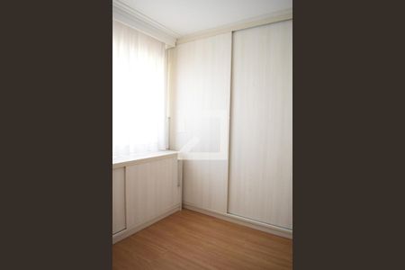 Closet suíte 1 de casa para alugar com 3 quartos, 157m² em Campo Comprido, Curitiba