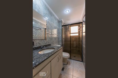 Banheiro de apartamento para alugar com 2 quartos, 64m² em Jardim Santa Emília, São Paulo
