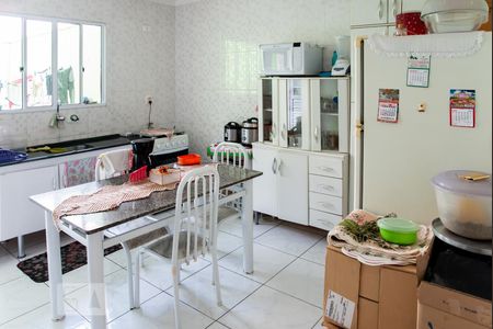 Casa à venda com 90m², 2 quartos e 3 vagas Casa à venda com 90m², 2 quartos e 3 vagasCozinha