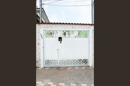 Casa à venda com 90m², 2 quartos e 3 vagas Casa à venda com 90m², 2 quartos e 3 vagasFachada