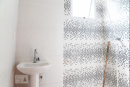 Casa à venda com 90m², 2 quartos e 3 vagas Casa à venda com 90m², 2 quartos e 3 vagasBanheiro suite 1