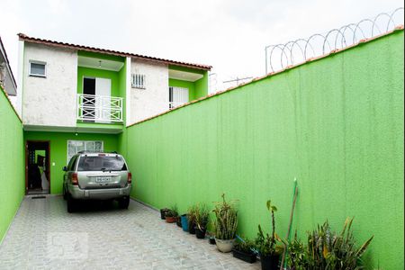 Casa à venda com 90m², 2 quartos e 3 vagas Casa à venda com 90m², 2 quartos e 3 vagasGaragem