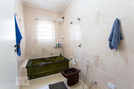 Casa à venda com 350m², 3 quartos e 4 vagasBanheiro da Suíte