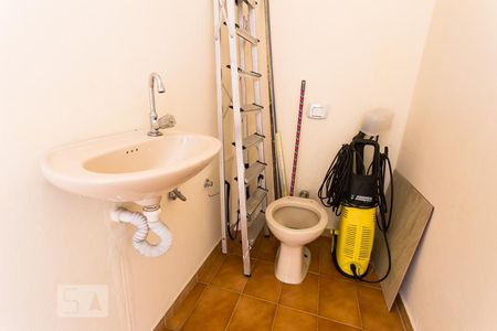 Casa à venda com 350m², 3 quartos e 4 vagasBanheiro de Serviço