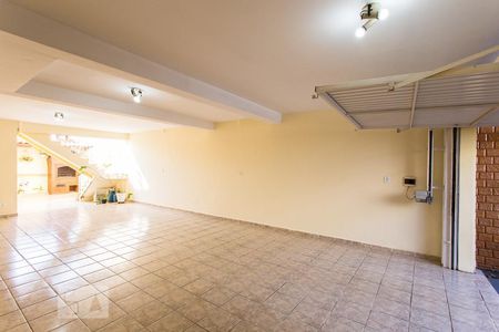 Casa à venda com 350m², 3 quartos e 4 vagasGaragem