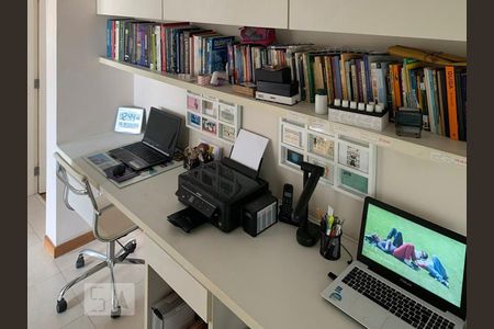 Apartamento à venda com 115m², 3 quartos e 2 vagasEscritório