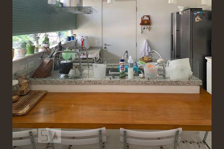 Apartamento à venda com 115m², 3 quartos e 2 vagasCozinha