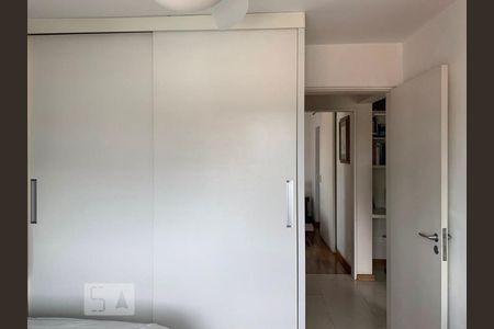 Apartamento à venda com 115m², 3 quartos e 2 vagasQuarto