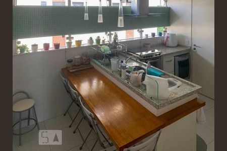 Apartamento à venda com 115m², 3 quartos e 2 vagasCozinha