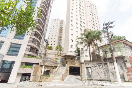 Apartamento para alugar com 65m², 2 quartos e 1 vagaFachada