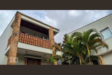 Casa à venda com 360m², 6 quartos e 2 vagasFachada
