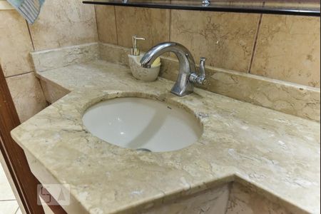 Casa à venda com 150m², 3 quartos e 2 vagasBanheiro Social