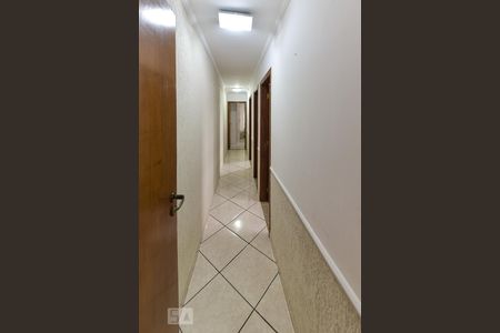 Casa à venda com 150m², 3 quartos e 2 vagasCorredor de Acesso