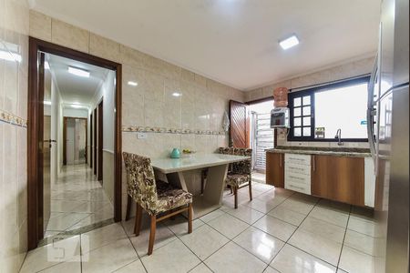 Casa à venda com 150m², 3 quartos e 2 vagasCozinha