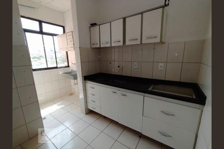 Cozinha de apartamento à venda com 2 quartos, 48m² em Santa Mônica, Belo Horizonte