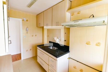 Apartamento à venda com 56m², 2 quartos e 1 vaga Apartamento à venda com 56m², 2 quartos e 1 vagaCozinha - Armários