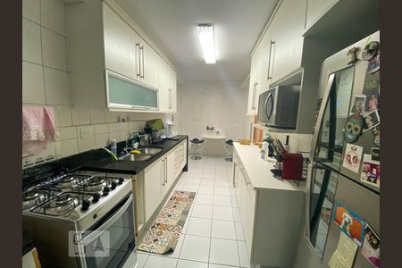 Apartamento para alugar com 115m², 3 quartos e 2 vagas Apartamento para alugar com 115m², 3 quartos e 2 vagasCozinha