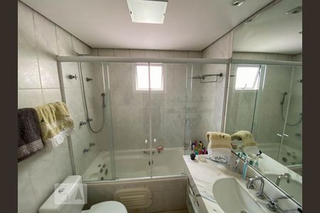 Apartamento para alugar com 115m², 3 quartos e 2 vagas Apartamento para alugar com 115m², 3 quartos e 2 vagasBanheiro da Suíte