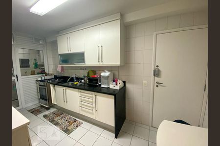 Apartamento para alugar com 115m², 3 quartos e 2 vagas Apartamento para alugar com 115m², 3 quartos e 2 vagasCozinha