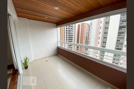 Apartamento para alugar com 115m², 3 quartos e 2 vagas Apartamento para alugar com 115m², 3 quartos e 2 vagasVaranda