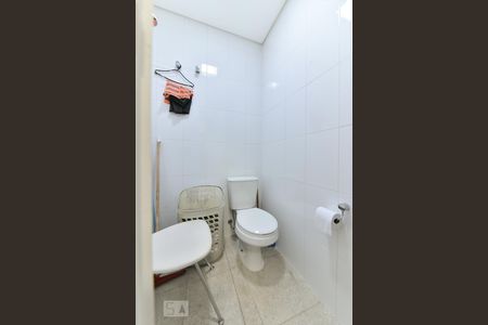 Apartamento à venda com 328m², 4 quartos e 4 vagasBanheiro de Serviço