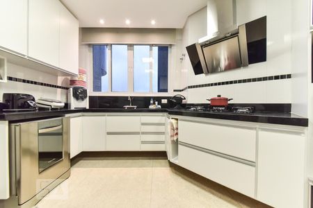Apartamento à venda com 328m², 4 quartos e 4 vagasv