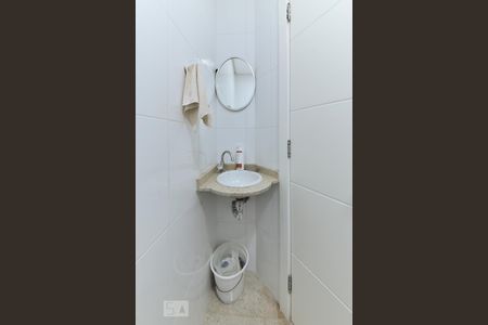Apartamento à venda com 328m², 4 quartos e 4 vagasBanheiro de Serviço