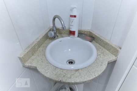 Apartamento à venda com 328m², 4 quartos e 4 vagasBanheiro de Serviço