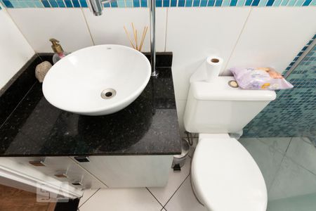 Apartamento à venda com 45m², 2 quartos e sem vagaBanheiro 