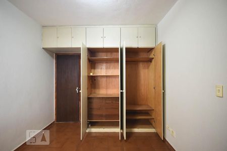 Armário da Suíte 1 de casa à venda com 4 quartos, 160m² em Jardim Monte Kemel, São Paulo