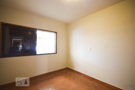 Casa à venda com 160m², 4 quartos e 3 vagasSuíte 2