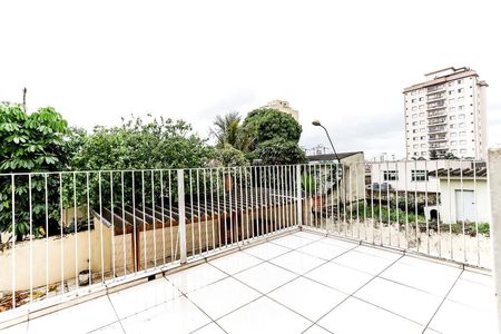 Casa à venda com 250m², 3 quartos e 5 vagasVaranda Fundos