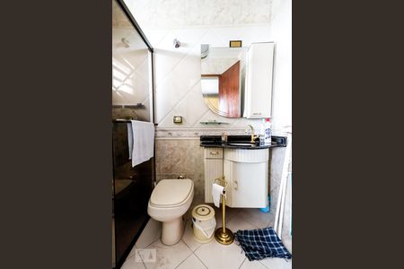 Casa à venda com 250m², 3 quartos e 5 vagasBanheiro da Suíte