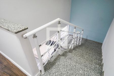 Casa à venda com 450m², 4 quartos e 4 vagas Casa à venda com 450m², 4 quartos e 4 vagasEscada