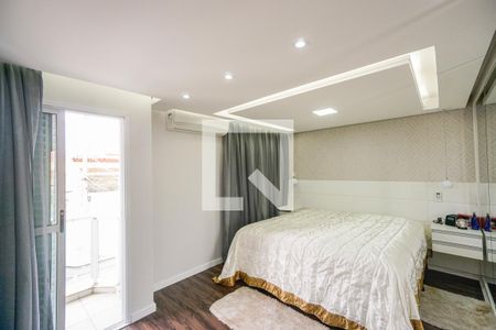 Suíte de casa à venda com 4 quartos, 450m² em Vila Carrão, São Paulo