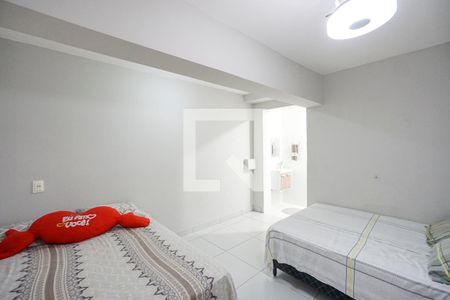 Casa à venda com 450m², 4 quartos e 4 vagas Casa à venda com 450m², 4 quartos e 4 vagasQuarto de serviço