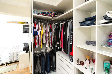 Closet da suíte de casa à venda com 4 quartos, 450m² em Vila Carrão, São Paulo