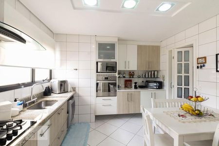 Apartamento à venda com 151m², 3 quartos e 3 vagasCozinha 