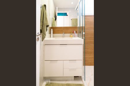 Apartamento à venda com 61m², 2 quartos e 1 vaga Apartamento à venda com 61m², 2 quartos e 1 vagaBanheiro Suíte