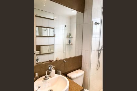 Apartamento para alugar com 125m², 3 quartos e 2 vagas Apartamento para alugar com 125m², 3 quartos e 2 vagasBanheiro