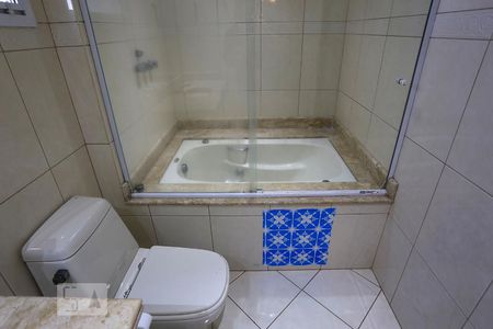 Apartamento à venda com 110m², 3 quartos e 3 vagasBanheiro da Suíte