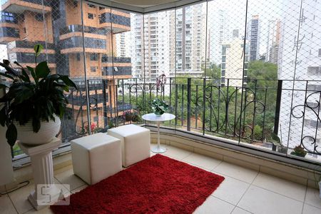 Varanda de apartamento à venda com 3 quartos, 110m² em Paraíso do Morumbi, São Paulo