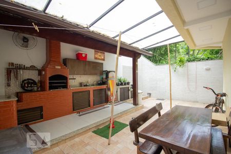 Casa à venda com 250m², 3 quartos e 5 vagasÁrea de Lazer