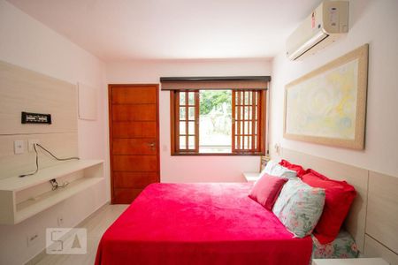 Casa à venda com 250m², 3 quartos e 5 vagasSuíte 2