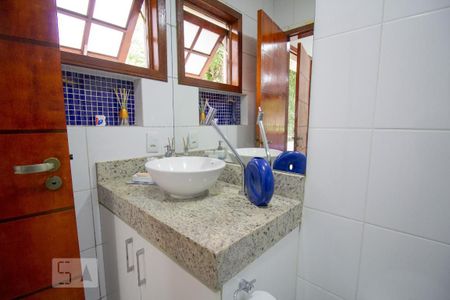 Casa à venda com 250m², 3 quartos e 5 vagasBanheiro da Suíte 3