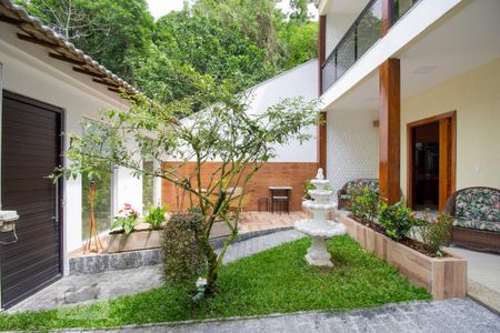 Casa à venda com 250m², 3 quartos e 5 vagasJardim