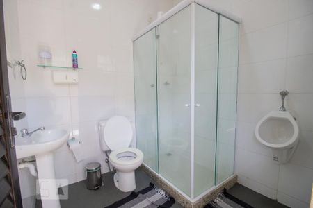 Casa à venda com 250m², 3 quartos e 5 vagasBanheiro da Área de Lazer