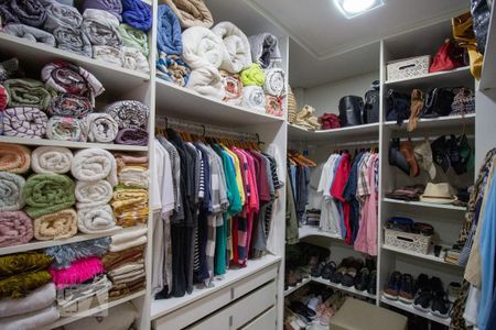 Casa à venda com 250m², 3 quartos e 5 vagasCloset da Suíte 1